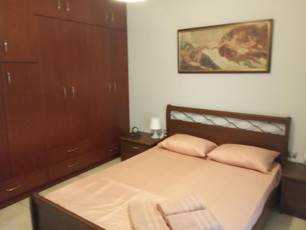 Isavrou Apartment Комотини Екстериор снимка