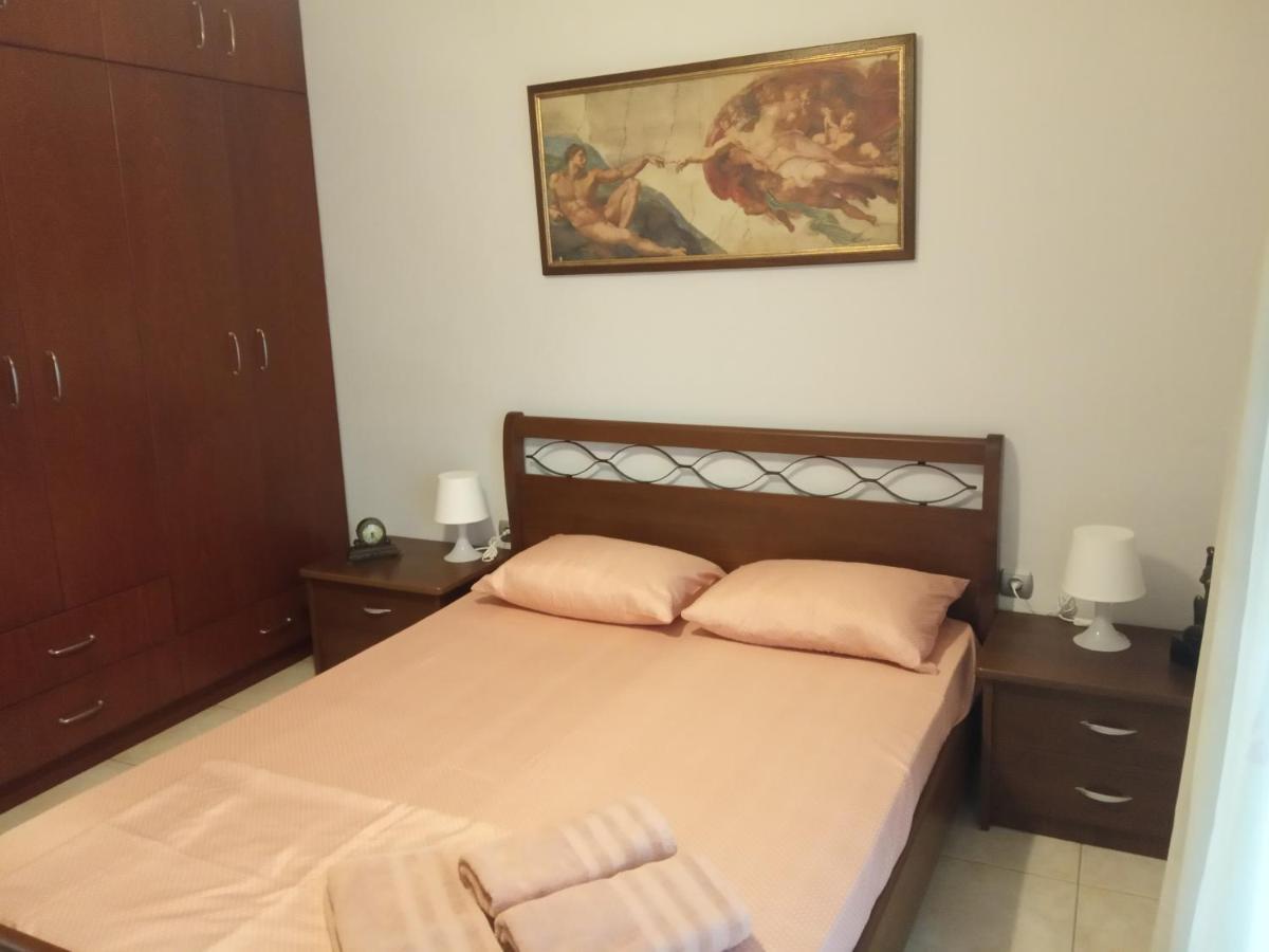 Isavrou Apartment Комотини Екстериор снимка